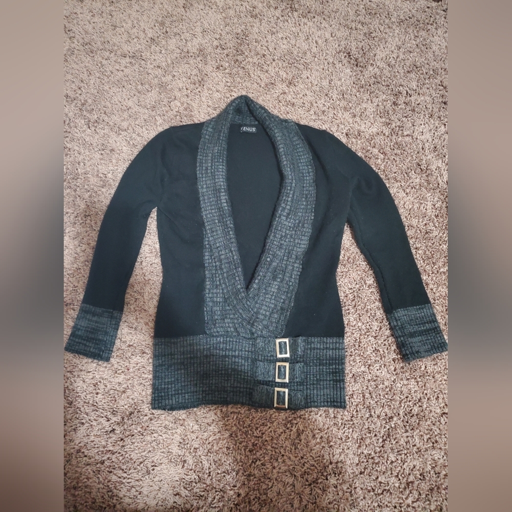 Venus sweater